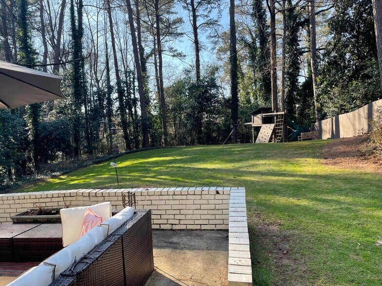 Building Photo - 4044 Emma Ln NE