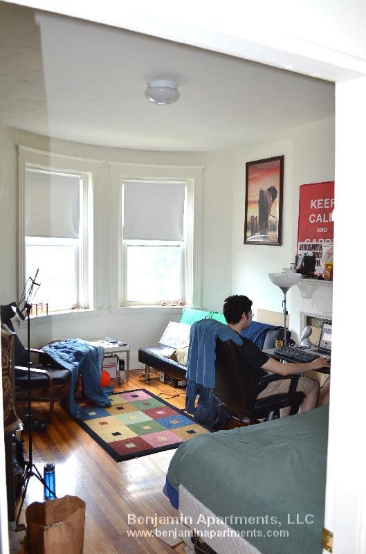 Building Photo - 1375 Commonwealth Ave