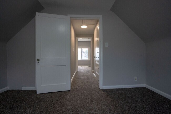 Building Photo - Eastpointe 3 bedroom