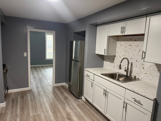 Building Photo - 798 Montello St
