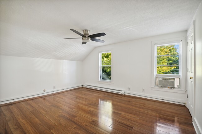 Living-room - 1802 Hovland Ct