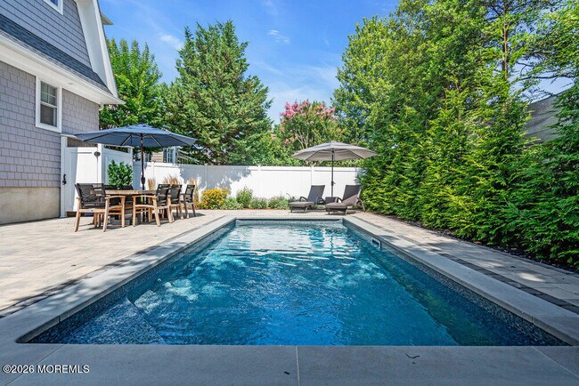 Building Photo - 44 Cowart Ave