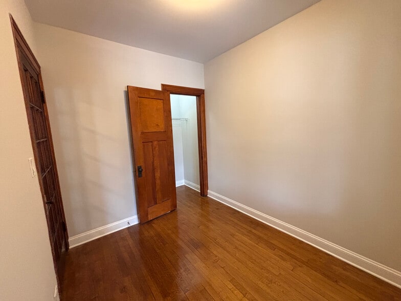 Building Photo - 3054 N Milwaukee Ave