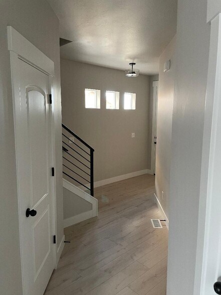 Building Photo - 3760 W Big Horn Dr