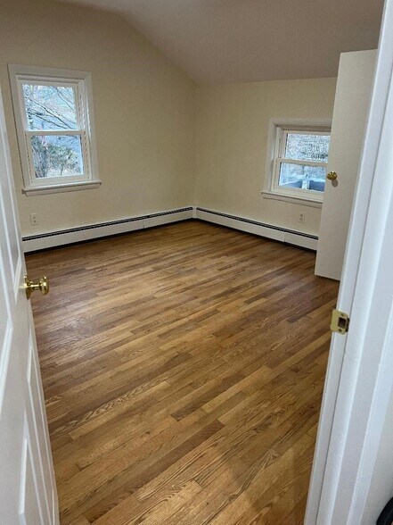 Building Photo - 100 Pocantico St