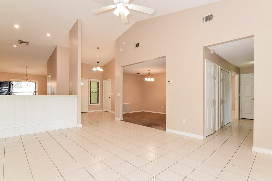 Building Photo - 2526 Wrencrest Cir