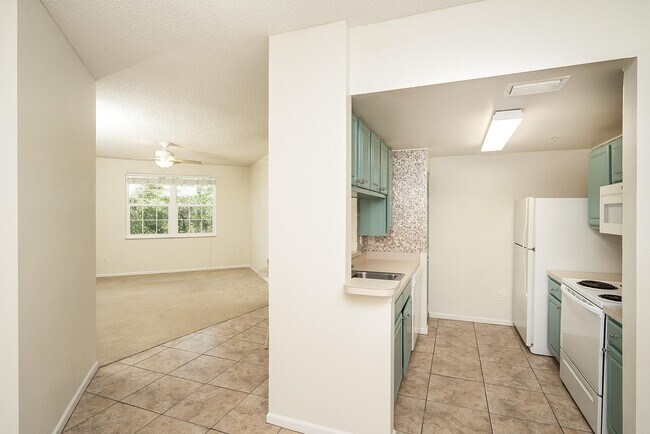 Building Photo - 1005 Bella Vista Blvd