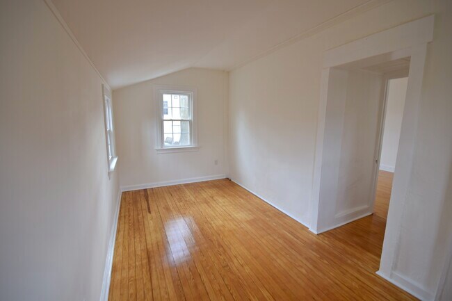 2nd Bedroom - 35 S State St
