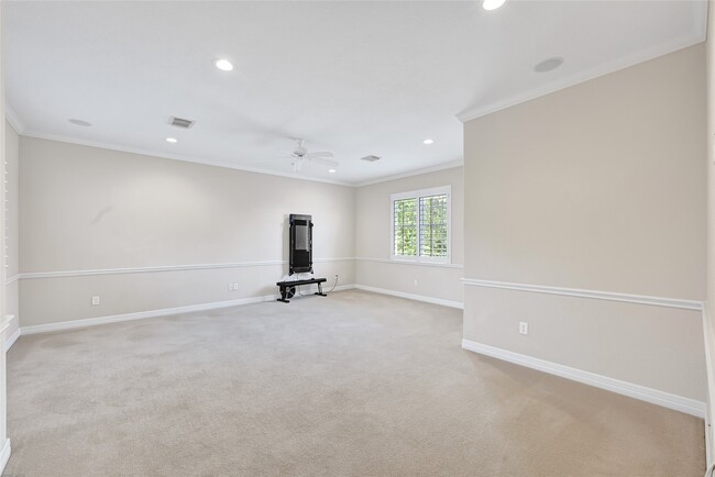 Building Photo - 15222 Hilltop View Dr