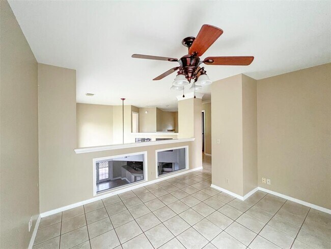 Building Photo - 12010 Shady Springs Rd