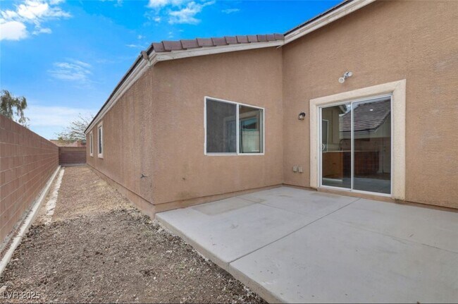 Building Photo - 1057 Appleblossom Time Ave