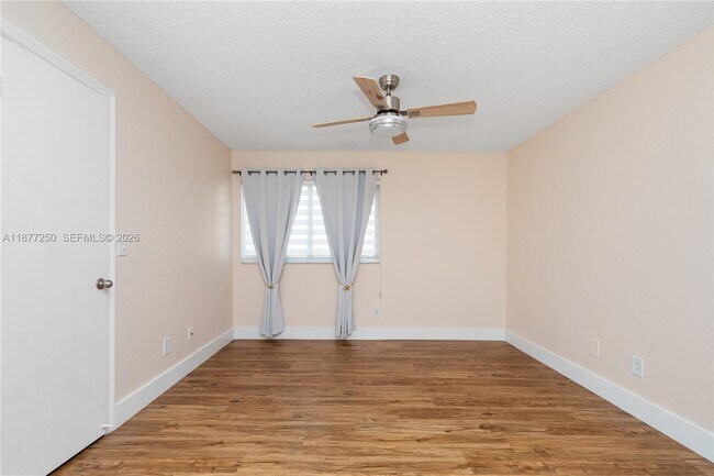 Building Photo - 12760 Vista Isles Dr