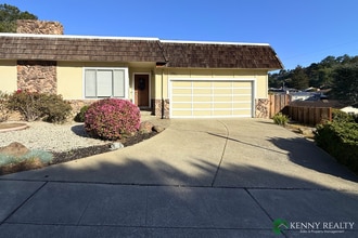 Building Photo - Updated 3 Bedroom, 2 Bathroom in Laurelwood Neighborhood San Mateo
