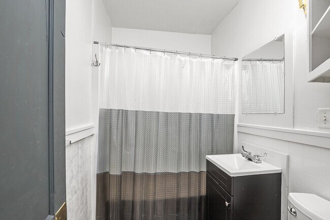 Building Photo - 1639 Wendler Ave SW