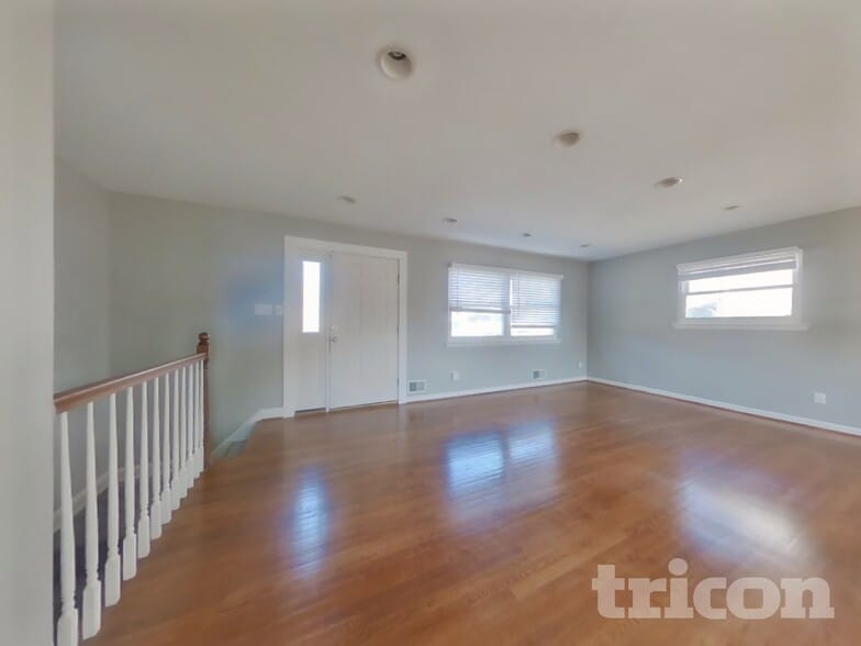 Building Photo - 2305 Berkley St