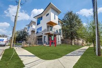 Building Photo - 2522 N Henderson Ave