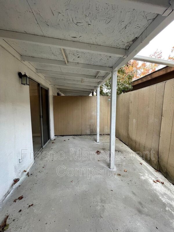 Building Photo - 3318 E Sierra Madre Ave