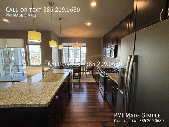 Building Photo - 2302 S Long Dr