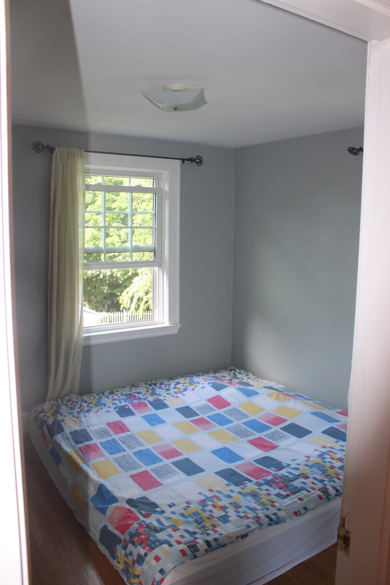 Guest bedroom -3 - 8 Park Ave