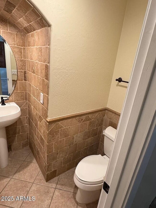 Building Photo - 2909 N 48th St