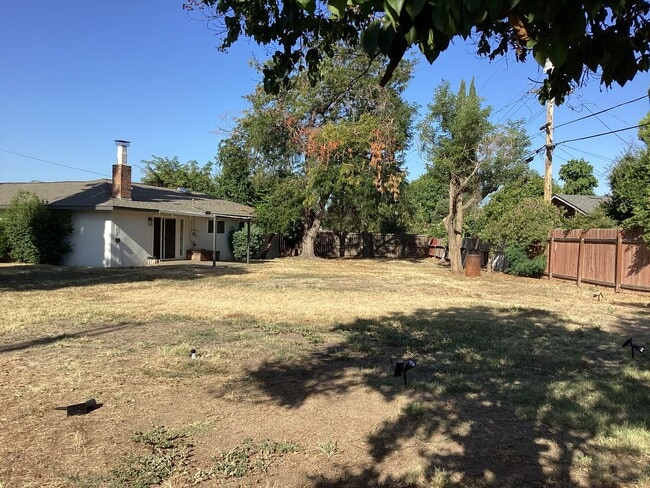 Building Photo - 4648 N 6th St