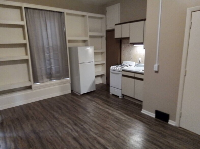 Building Photo - 453 N Buckeye St