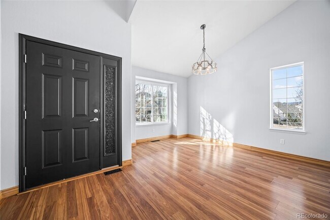 Building Photo - 421 W English Sparrow Dr