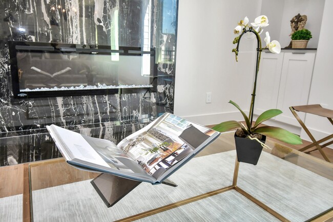 Building Photo - 2512 Gray St