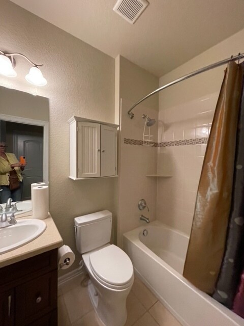 BR 3 - 8083 E 24th Dr