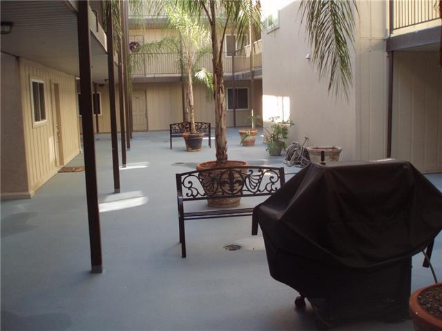 Building Photo - 500 Lake Marina Ave