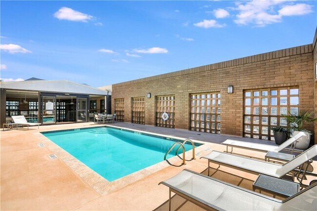 Building Photo - 1122 Colorado St