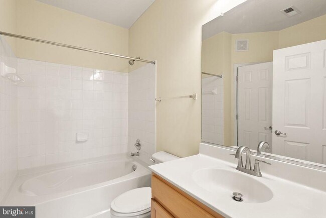 Building Photo - 3840 Lightfoot St