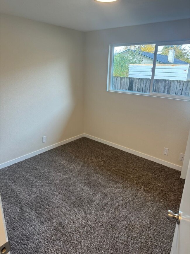 Building Photo - Great Home!