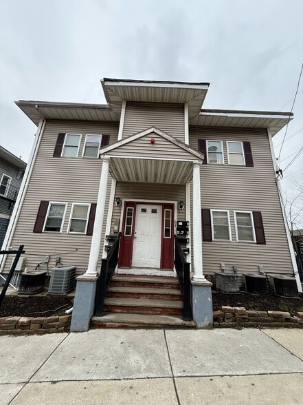 Primary Photo - 64 Washington Ave