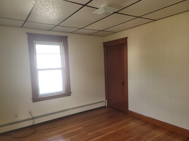 Building Photo - 13 Hartley St