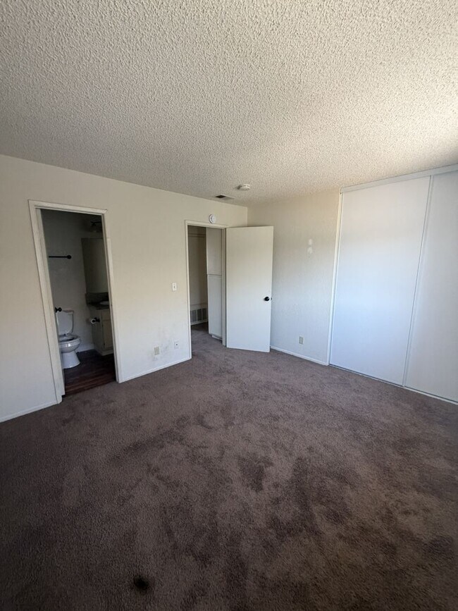 Building Photo - 3241 Triumph Ln