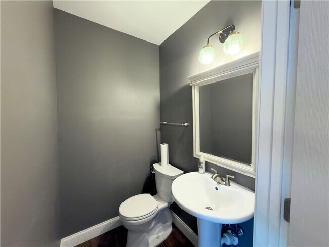 Building Photo - 6015 Elizabeth Ave