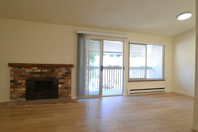 Primary Photo - 12703 NE 118th St
