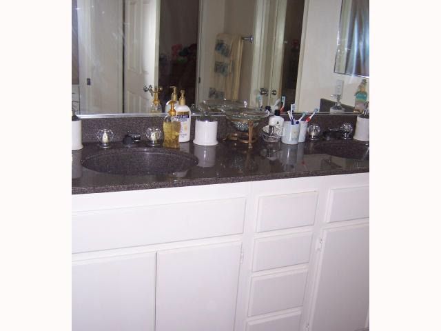 Building Photo - 287 Carlotta Way
