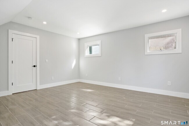 Building Photo - 173 Wellsville Ave