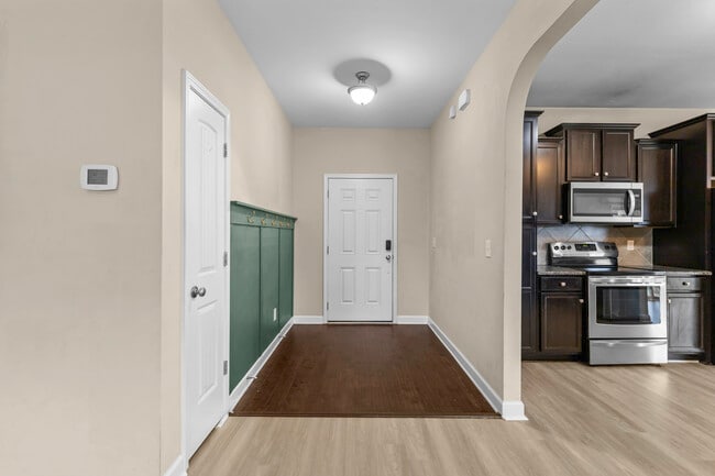 Building Photo - 518 New Hanover Trl