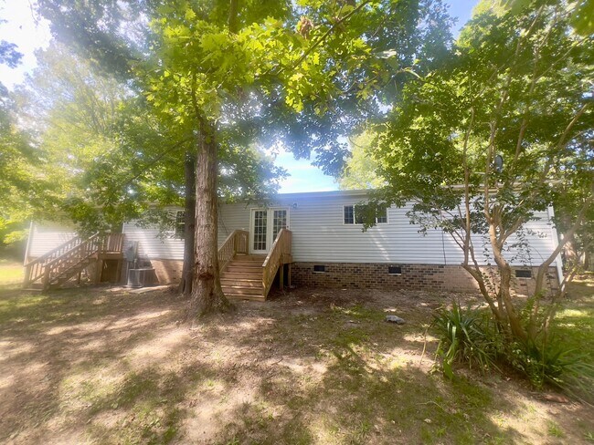 Building Photo - Four bedroom, 2 bath Modular home in Siler...