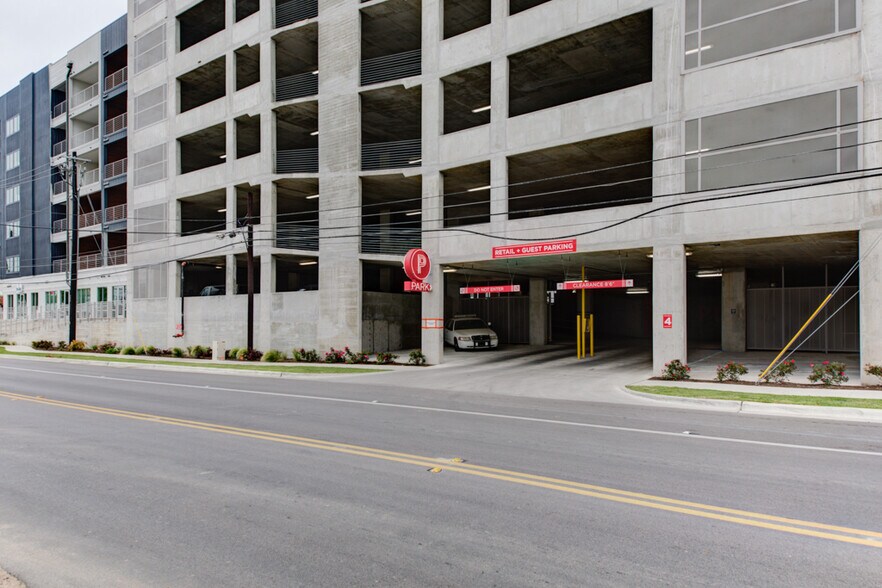 Building Photo - 4361 S Congress Ave
