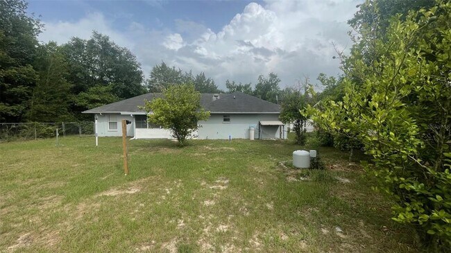 Building Photo - 32 Almond Dr