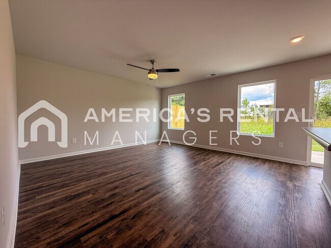 Building Photo - 105 River Grass Dr