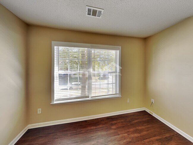 Building Photo - 3472 Chastain Glen Ln NE