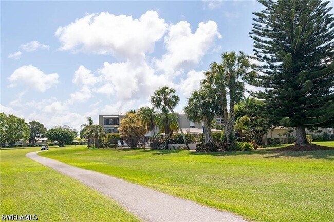 Building Photo - 3645 Boca Ciega Dr