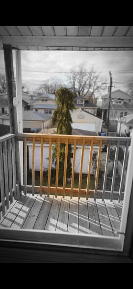 Building Photo - 5844 N Marmora Ave