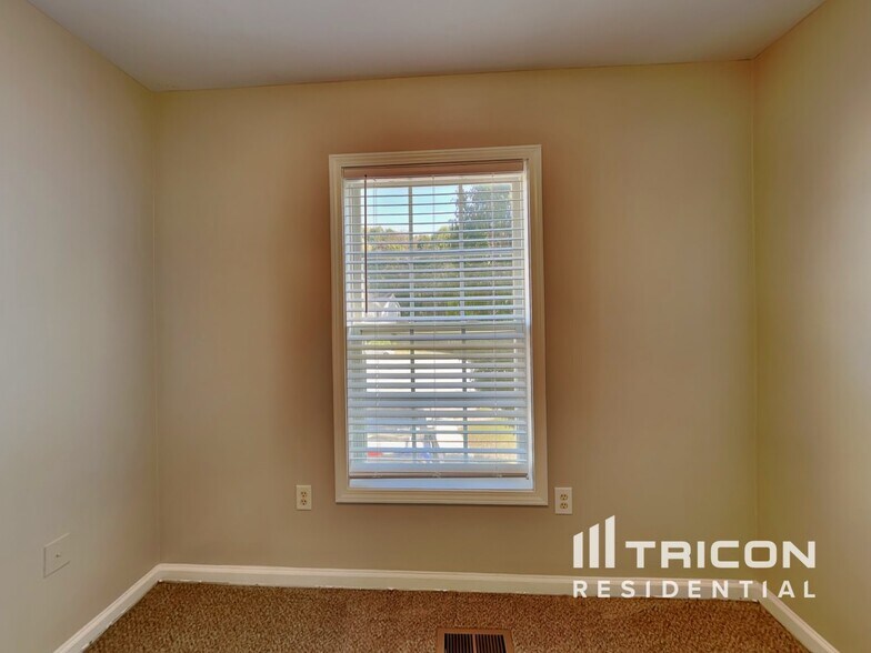 Building Photo - 2979 Rolling Ln