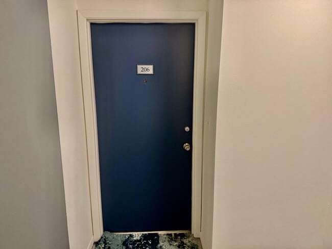 Building Photo - 1527 S Flagler Dr